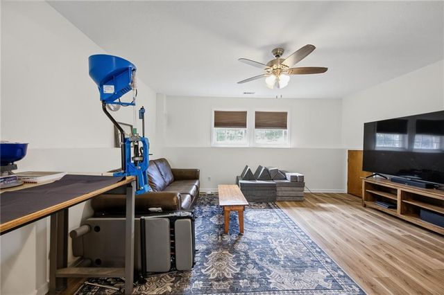 810 S Morgan Drive, Peculiar, MO 64078