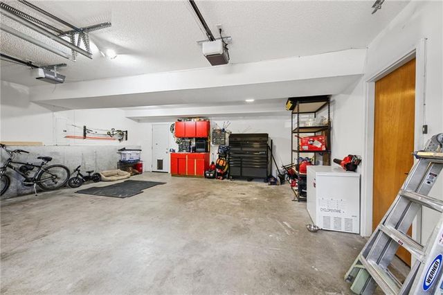 810 S Morgan Drive, Peculiar, MO 64078