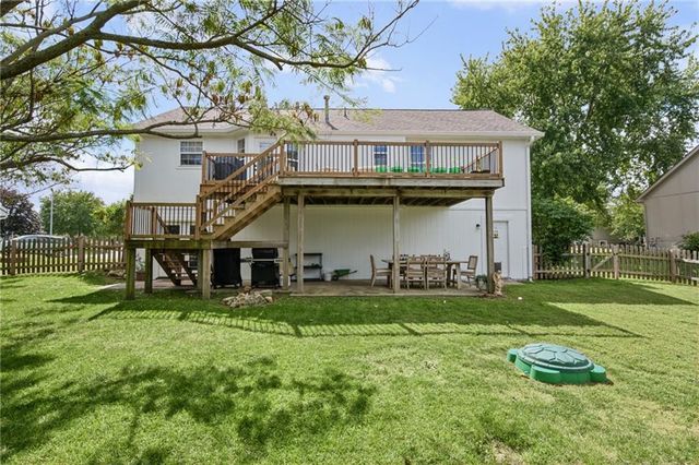 810 S Morgan Drive, Peculiar, MO 64078