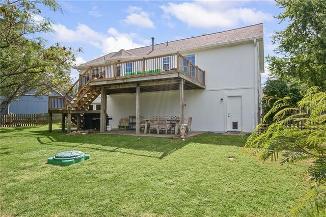 810 S Morgan Drive, Peculiar, MO 64078