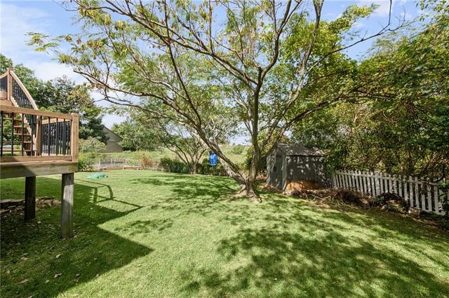 810 S Morgan Drive, Peculiar, MO 64078