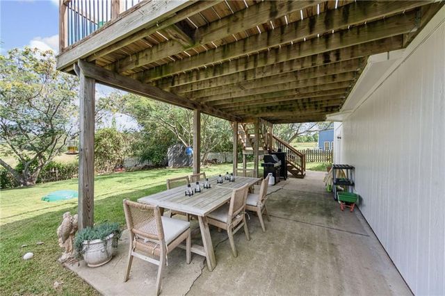 810 S Morgan Drive, Peculiar, MO 64078