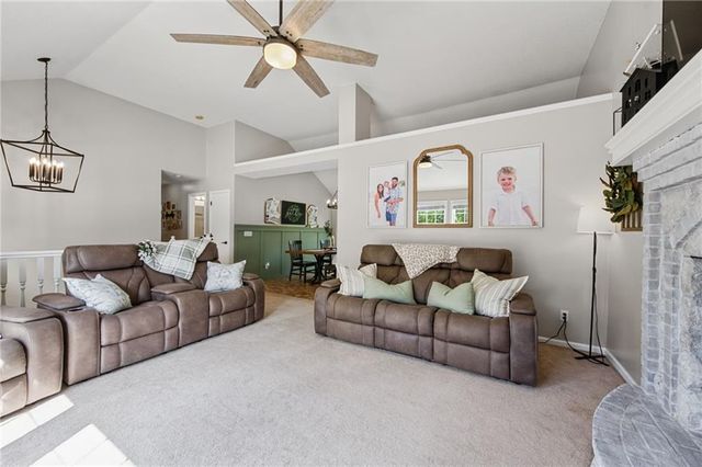810 S Morgan Drive, Peculiar, MO 64078