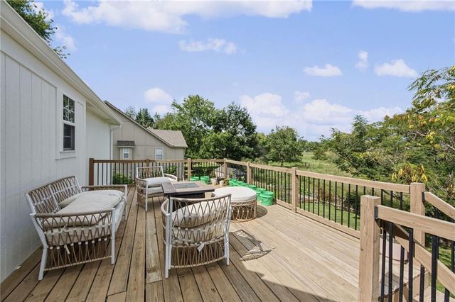 810 S Morgan Drive, Peculiar, MO 64078