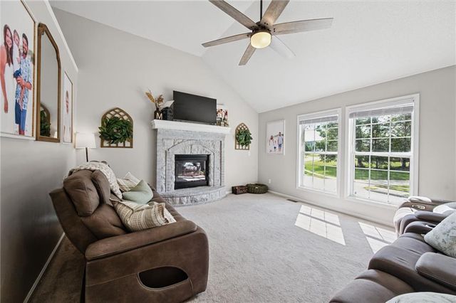 810 S Morgan Drive, Peculiar, MO 64078