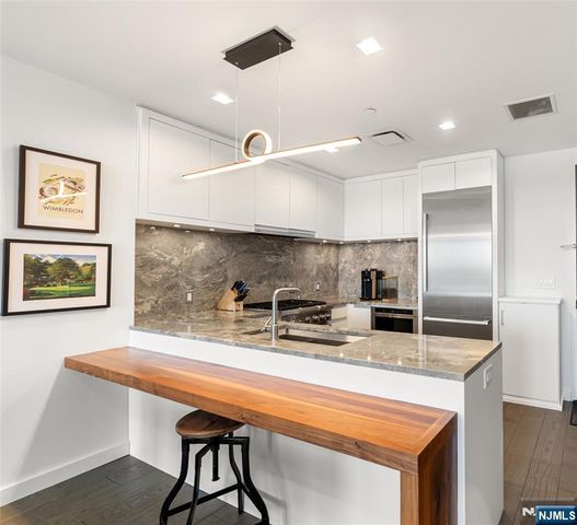 320 Adolphus Avenue PH 02, Cliffside Park, NJ 07010