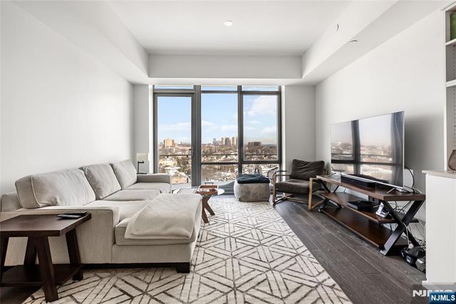 320 Adolphus Avenue PH 02, Cliffside Park, NJ 07010