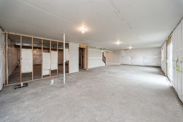 5532 NE Briarwood Drive, Ankeny, IA 50021