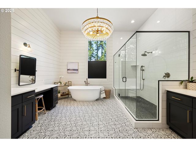 13585 GOODALL Rd, Lake Oswego, OR 97034