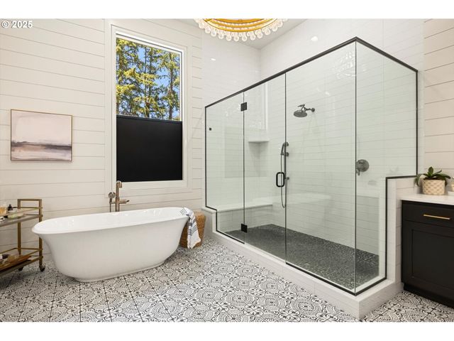 13585 GOODALL Rd, Lake Oswego, OR 97034