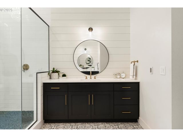 13585 GOODALL Rd, Lake Oswego, OR 97034