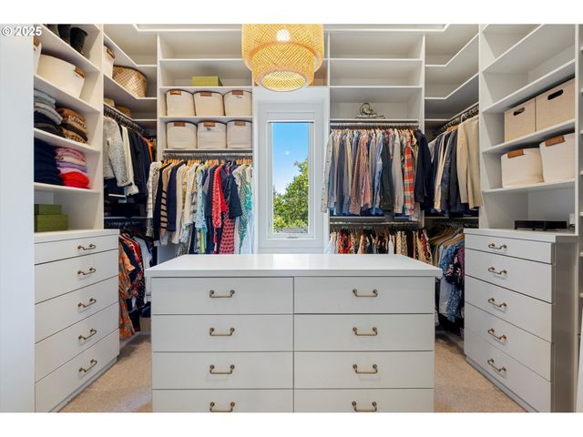 13585 GOODALL Rd, Lake Oswego, OR 97034