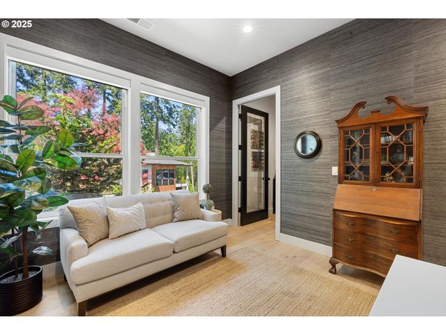 13585 GOODALL Rd, Lake Oswego, OR 97034