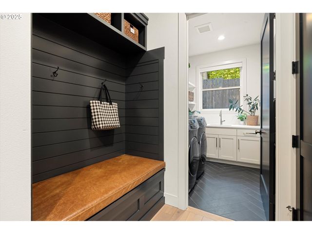 13585 GOODALL Rd, Lake Oswego, OR 97034