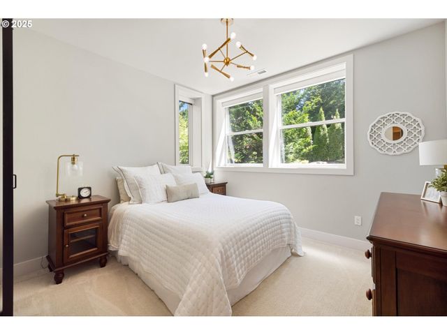 13585 GOODALL Rd, Lake Oswego, OR 97034