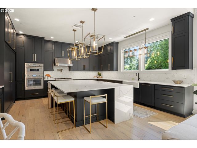 13585 GOODALL Rd, Lake Oswego, OR 97034