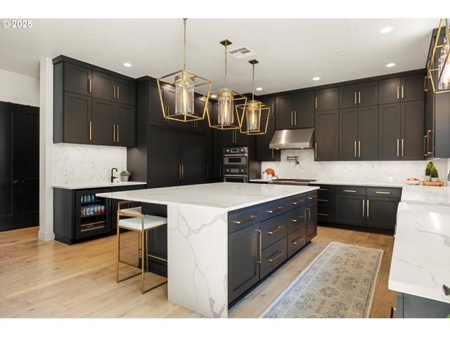 13585 GOODALL Rd, Lake Oswego, OR 97034