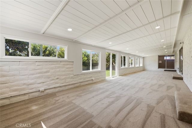 48 Mansfield Lane, Camarillo, CA 93010