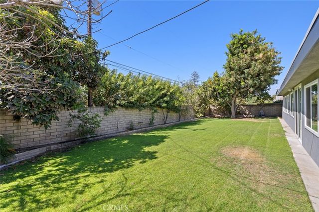 48 Mansfield Lane, Camarillo, CA 93010