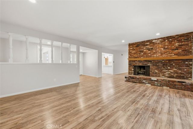 48 Mansfield Lane, Camarillo, CA 93010