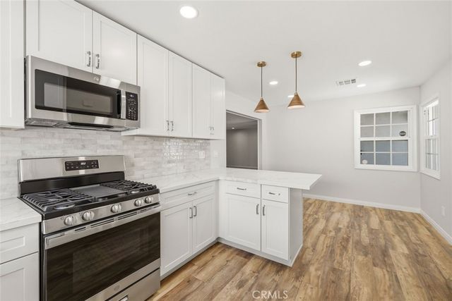 48 Mansfield Lane, Camarillo, CA 93010