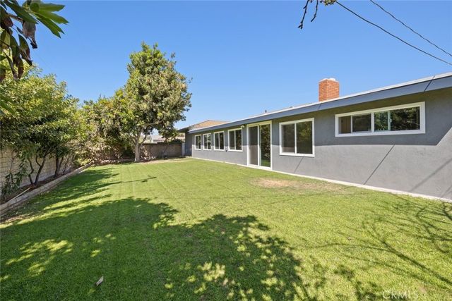 48 Mansfield Lane, Camarillo, CA 93010