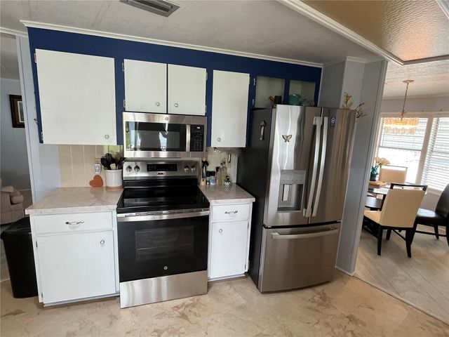 900 JOLANDA CIRCLE, Venice, FL 34285