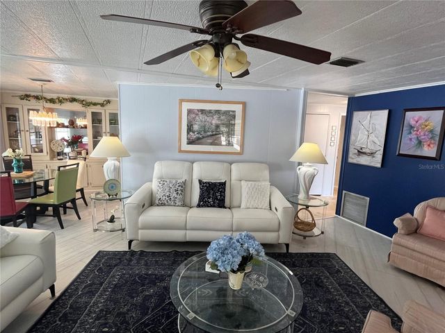 900 JOLANDA CIRCLE, Venice, FL 34285