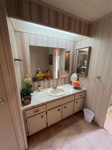 900 JOLANDA CIRCLE, Venice, FL 34285