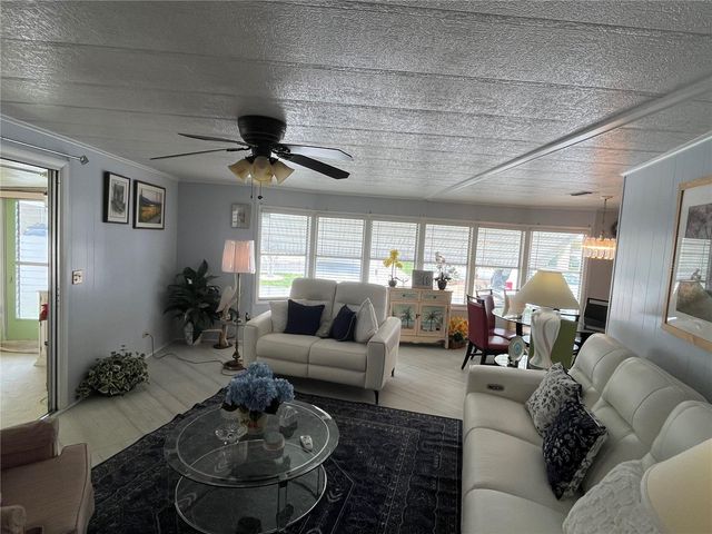 900 JOLANDA CIRCLE, Venice, FL 34285