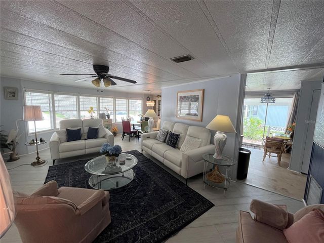 900 JOLANDA CIRCLE, Venice, FL 34285