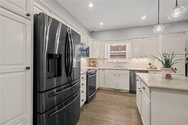 7 Shropshire Drive, Bella Vista, AR 72714