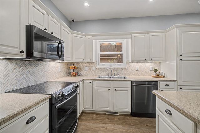 7 Shropshire Drive, Bella Vista, AR 72714