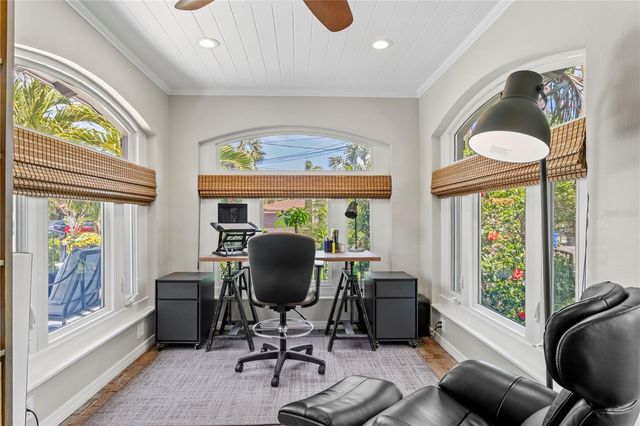 720 BRIGHTWATERS BOULEVARD NE, St Petersburg, FL 33704