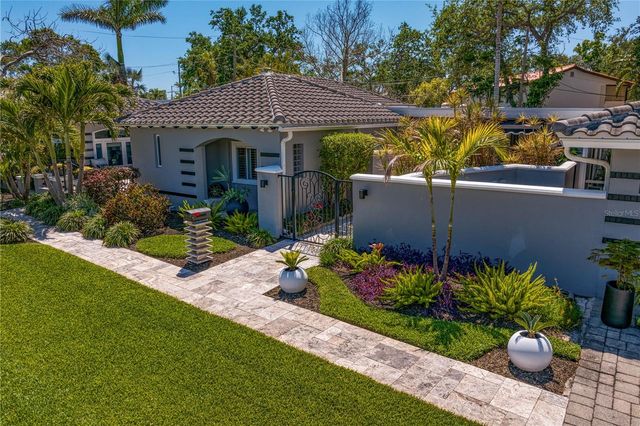 720 BRIGHTWATERS BOULEVARD NE, St Petersburg, FL 33704