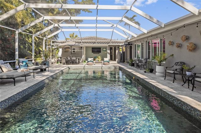 720 BRIGHTWATERS BOULEVARD NE, St Petersburg, FL 33704