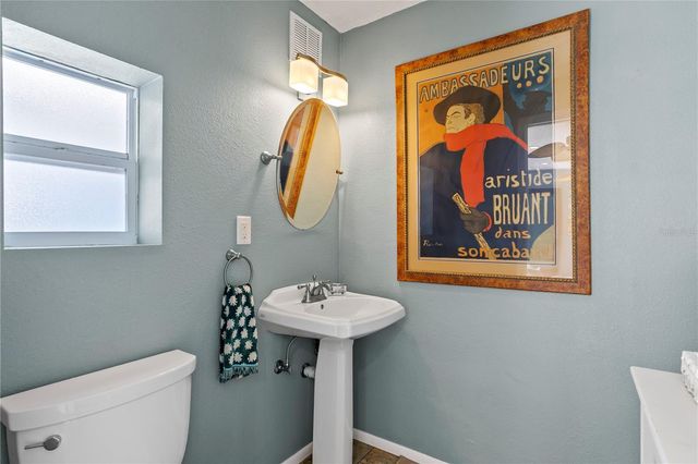 720 BRIGHTWATERS BOULEVARD NE, St Petersburg, FL 33704