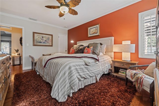 720 BRIGHTWATERS BOULEVARD NE, St Petersburg, FL 33704