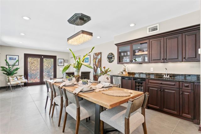 720 BRIGHTWATERS BOULEVARD NE, St Petersburg, FL 33704