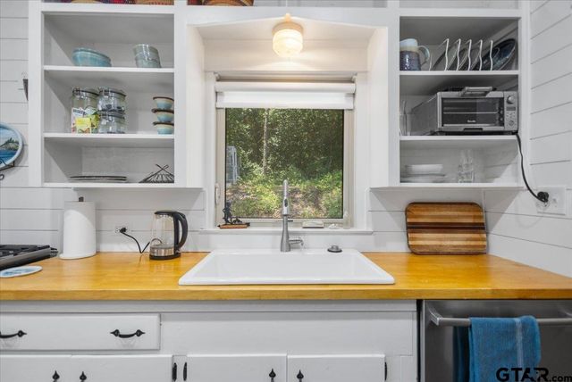 311 Johnson Rd, Winona, TX 75792
