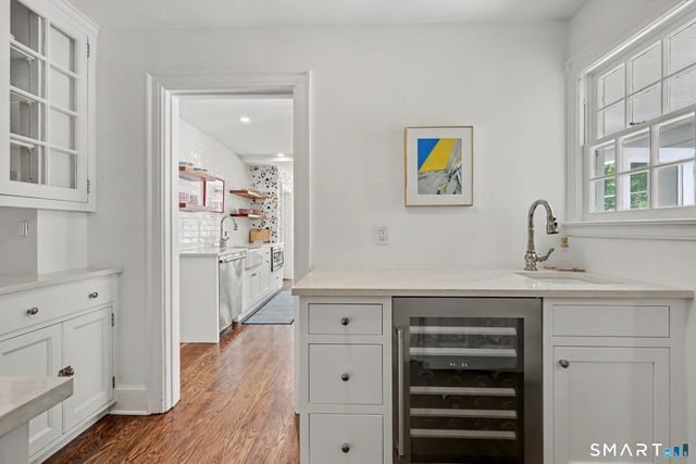 428 Laurel Road, New Canaan, CT 06840