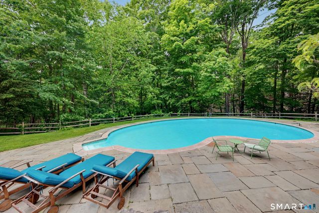 428 Laurel Road, New Canaan, CT 06840