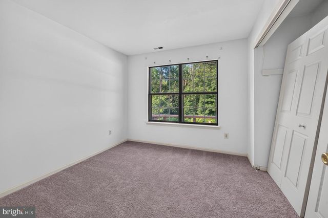 32 HEMLOCK DR, Blackwood, NJ 08012
