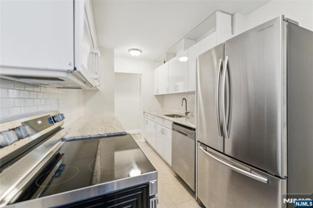 200 Winston 121, Cliffside Park, NJ 07010