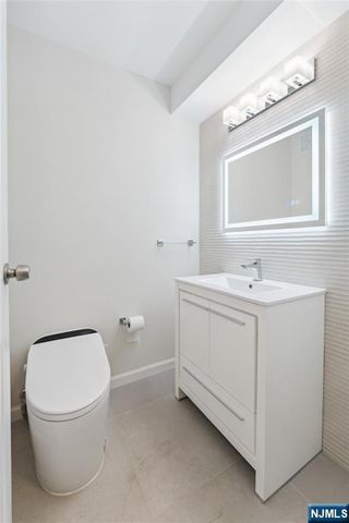 200 Winston 121, Cliffside Park, NJ 07010