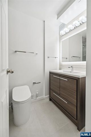 200 Winston 121, Cliffside Park, NJ 07010