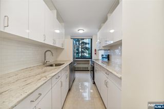 200 Winston 121, Cliffside Park, NJ 07010