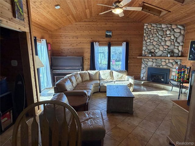 5312 Northway Drive, Flint Charter Township, MI 48473