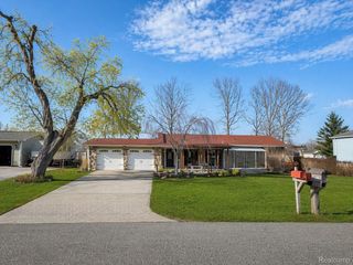 5312 Northway Drive, Flint Charter Township, MI 48473