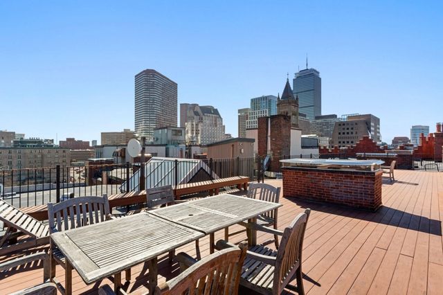 271 Dartmouth St 3L, Boston, MA 02116